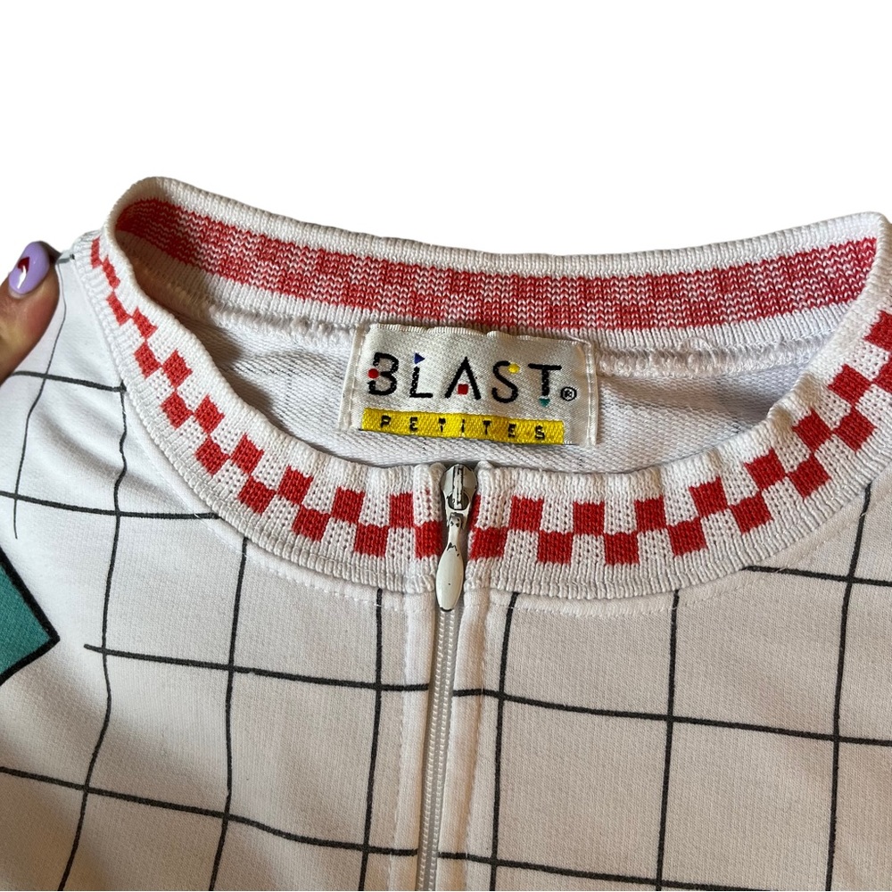 SOLD - Vtg cropped geometric top - Picture 12 of 12